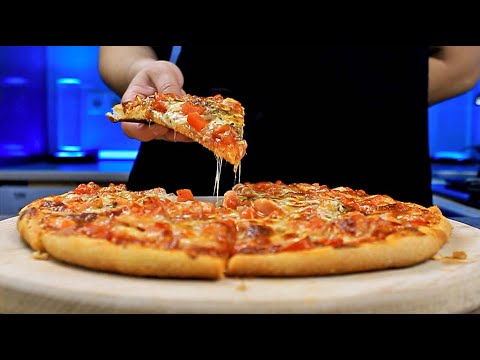 Видео рецепт Пицца с сосисками и сыром