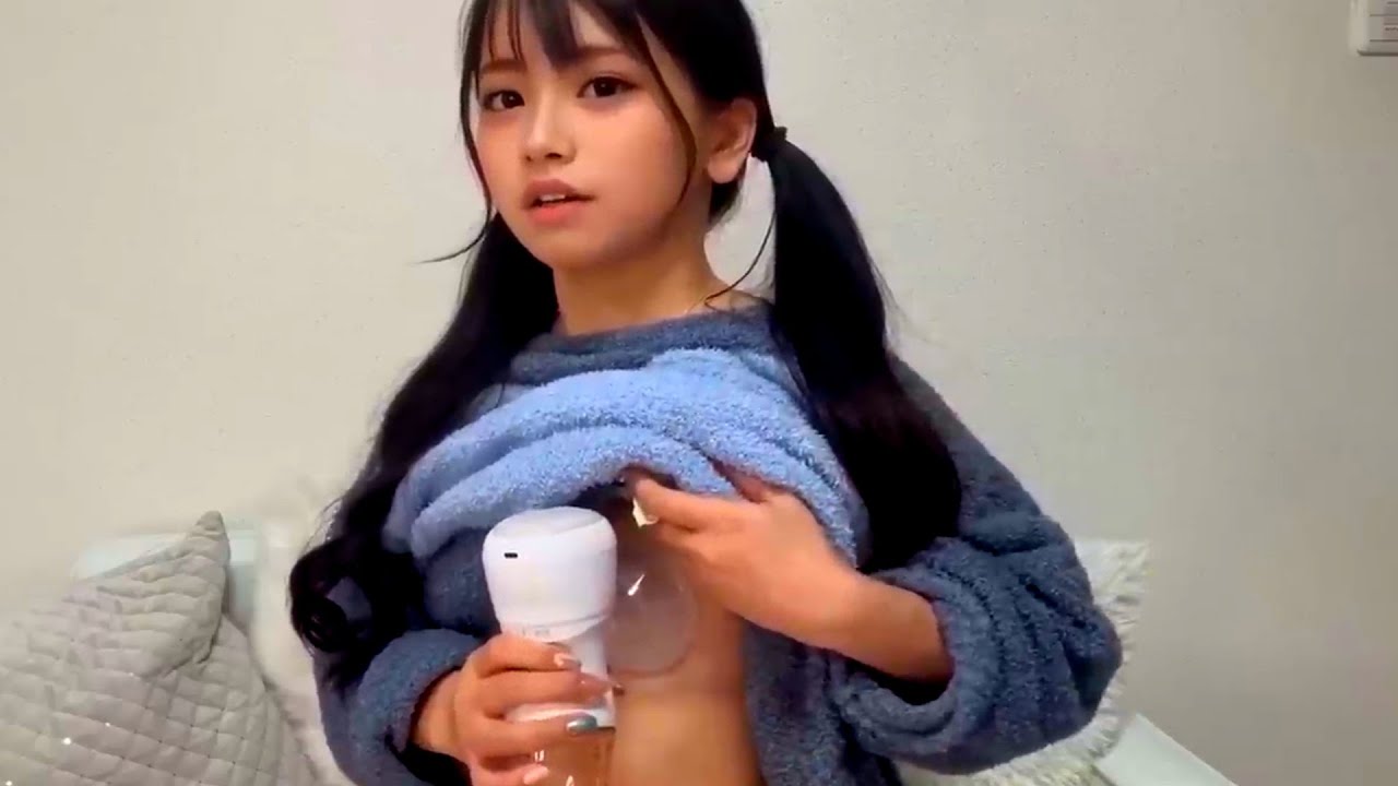 Young Mom Pumping Breast Milk Extraction Education for Breastfeeding Beginners #4