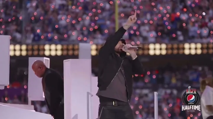 Eminem makes Orange Rhyme With Banana at the Half Time Show