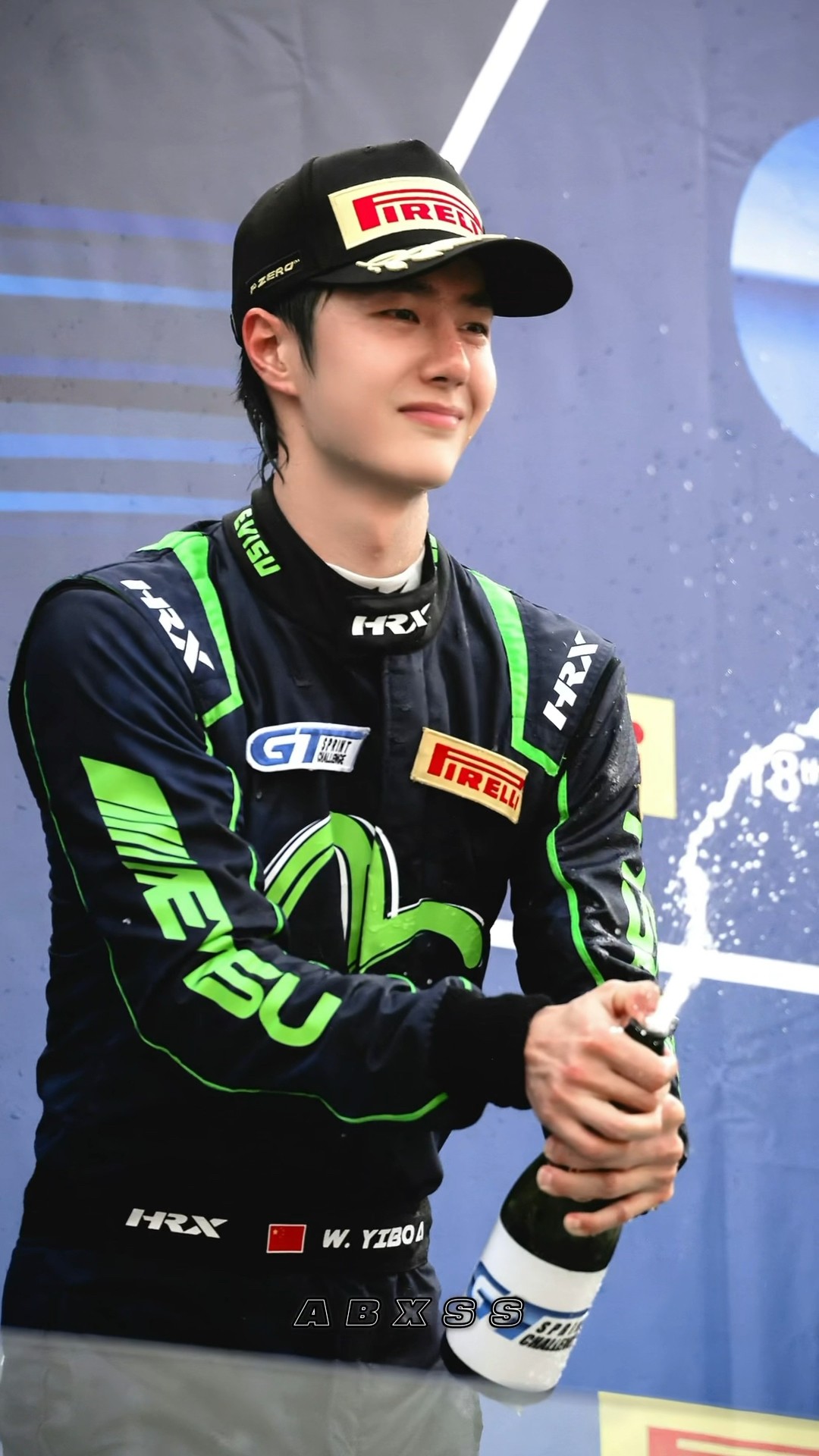 ひろやんさん　専用　YiBo 王一博 Congratulations to Yibo #王一博 #wangyibo #bjyx #racer - YouTube