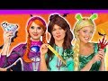 DISNEY PRINCESS HALLOWEEN CANDY HAUL. (Trick or Treat with Rapunzel, Tiana, Belle, Elsa and Anna)