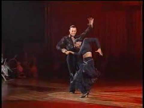 Slavik Kryklyvyy And Karina Smirnoff Demonstration Bamboleo