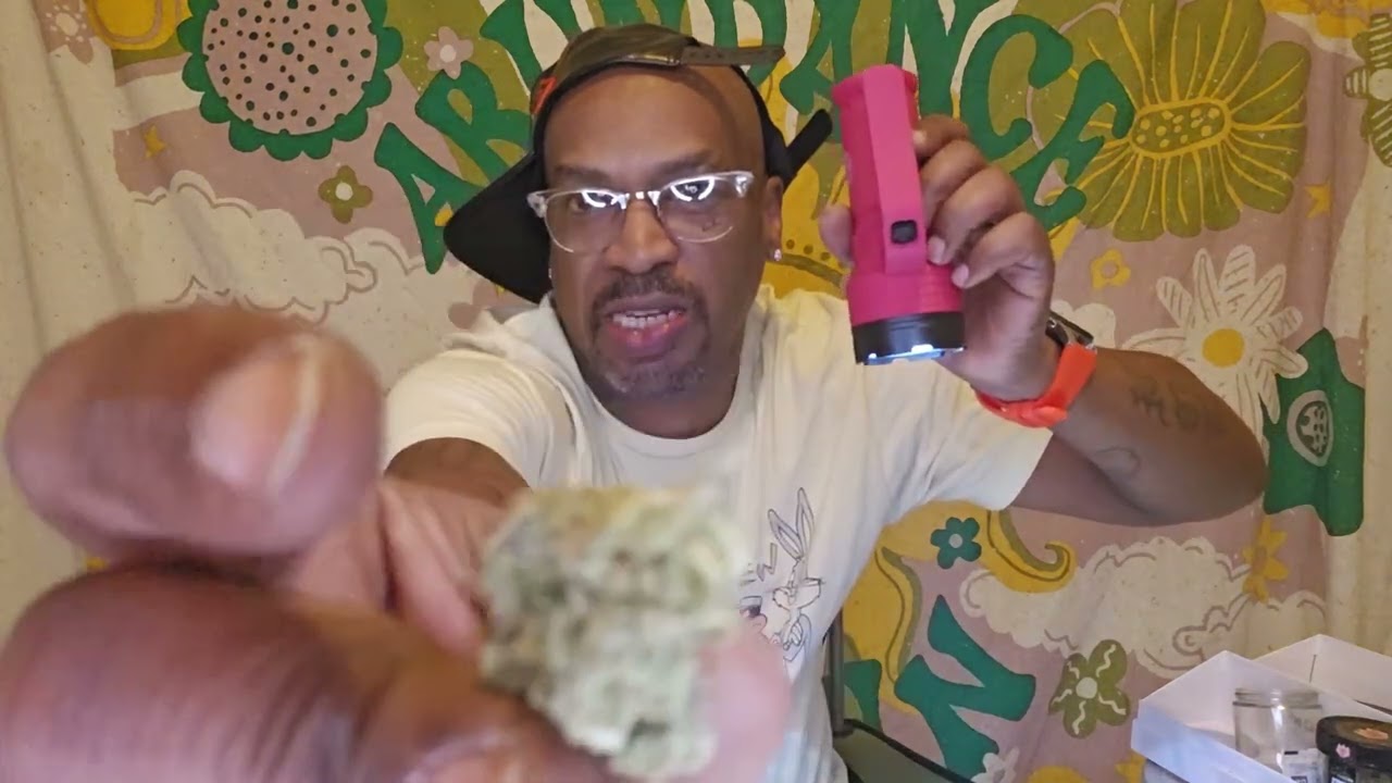 Bob Hope thca! can someone tell me who he is