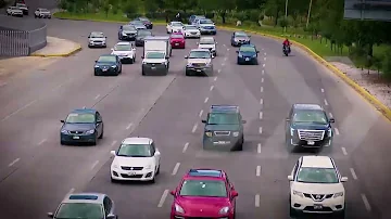 ¿Cuál es la diferencia entre un carril y una calle de carretera?