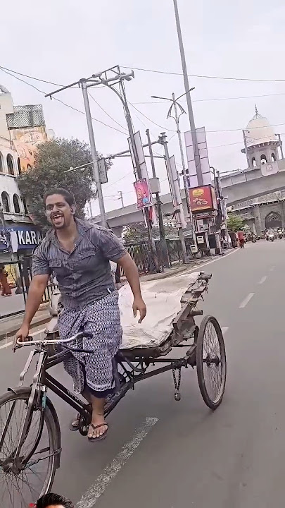 Bollywood Deewana with Hyderabadi Rickshaw at Mouzam Jahi Market