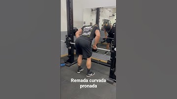 Remada curvado no smith pegada pronada