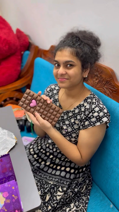 Varshini ku valentines chocolate yaar kudutha??😨 #swv #tamil #ishqyouall #trending #youtube #comedy