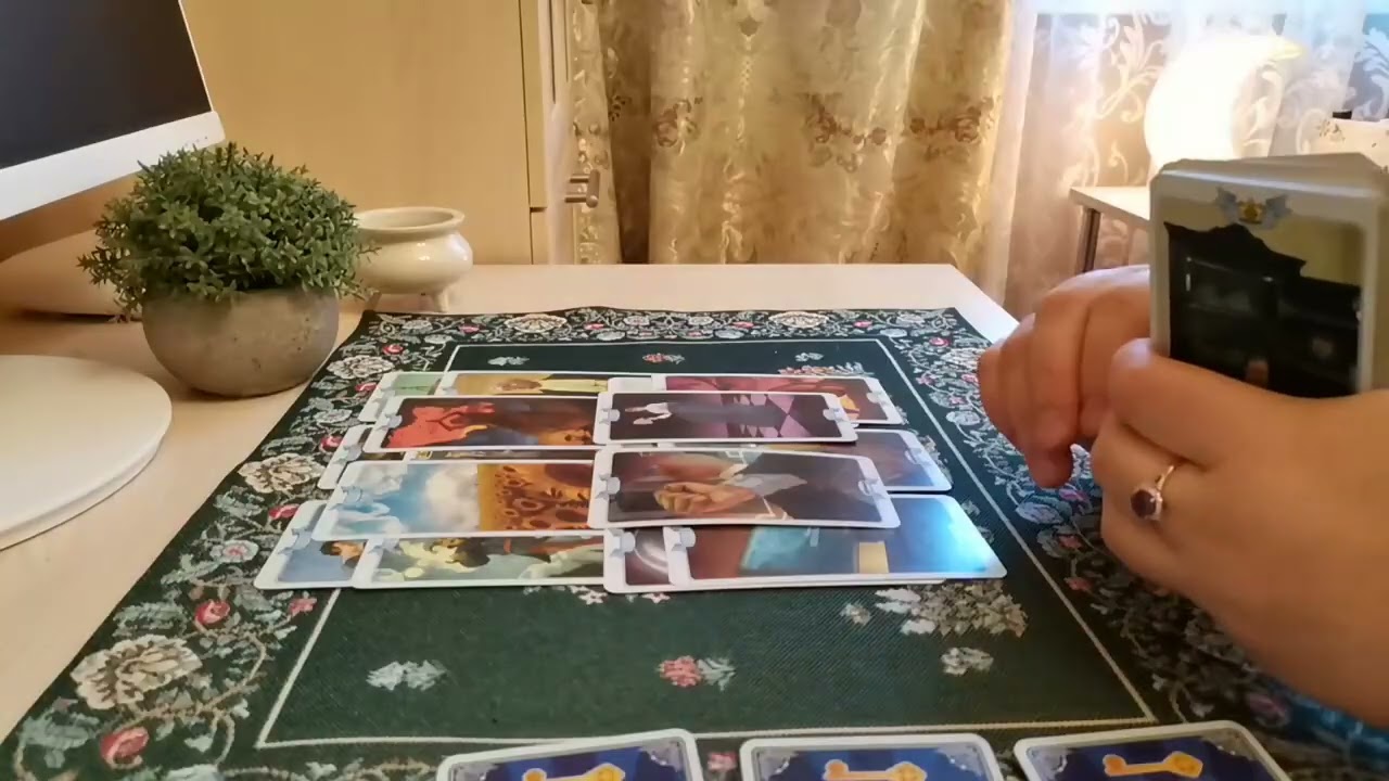 Всегда рядом мысленно...Кто он? Таро онлайн гадание 