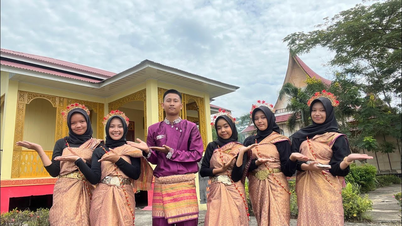 Praktek Tarian Seni budaya || Tari mancanegara morlam cog (Thailand) || Xl Medical 1