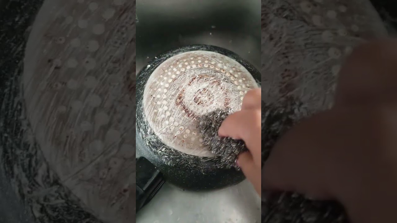 Curata grasimea arsa de pe tigai si oale cu aceasta metoda simpla si economica