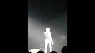Johnny hallyday hommage au victimes des attentat (bruxelles)