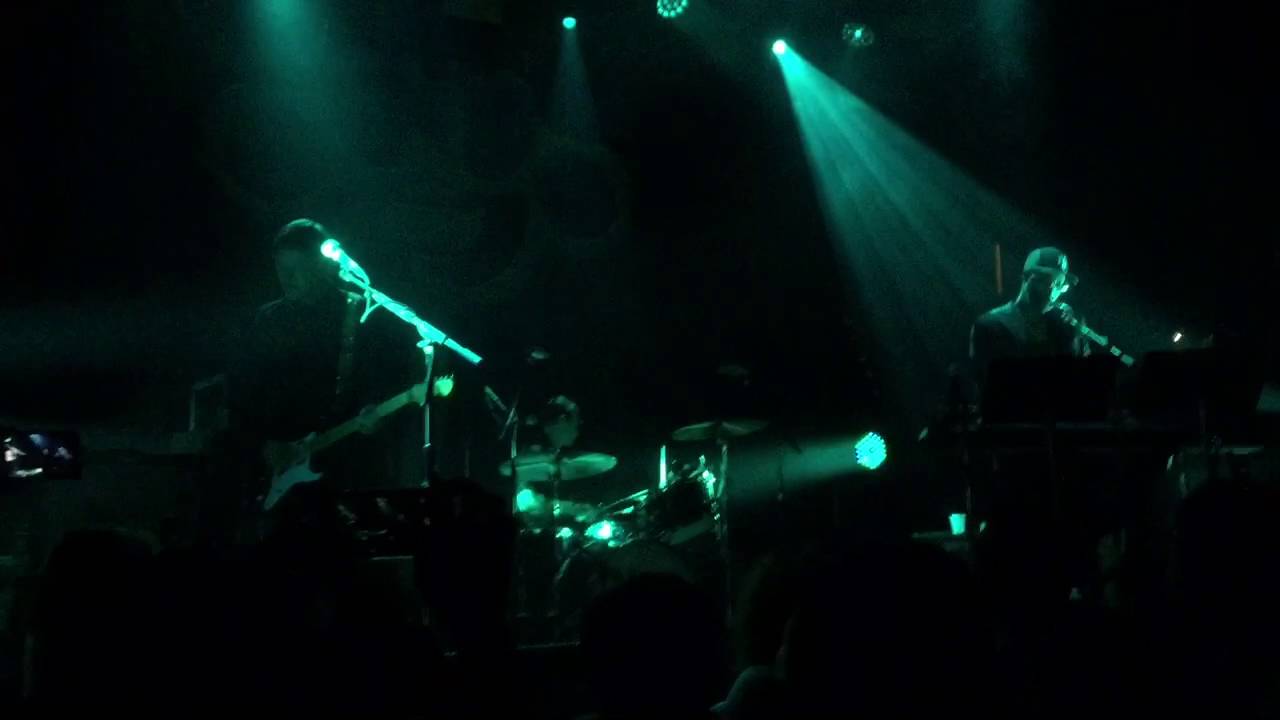 "Wild Season" - Banks and Steelz feat. Joan as Policewoman live at The Bowery