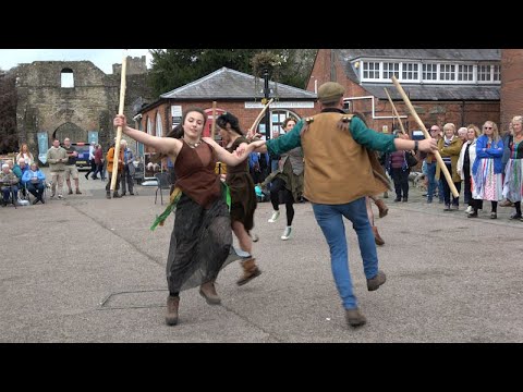 Gidderskins version of the dance "Twiglet" - 30th September 2023 -  Morris dancers in Ludlow