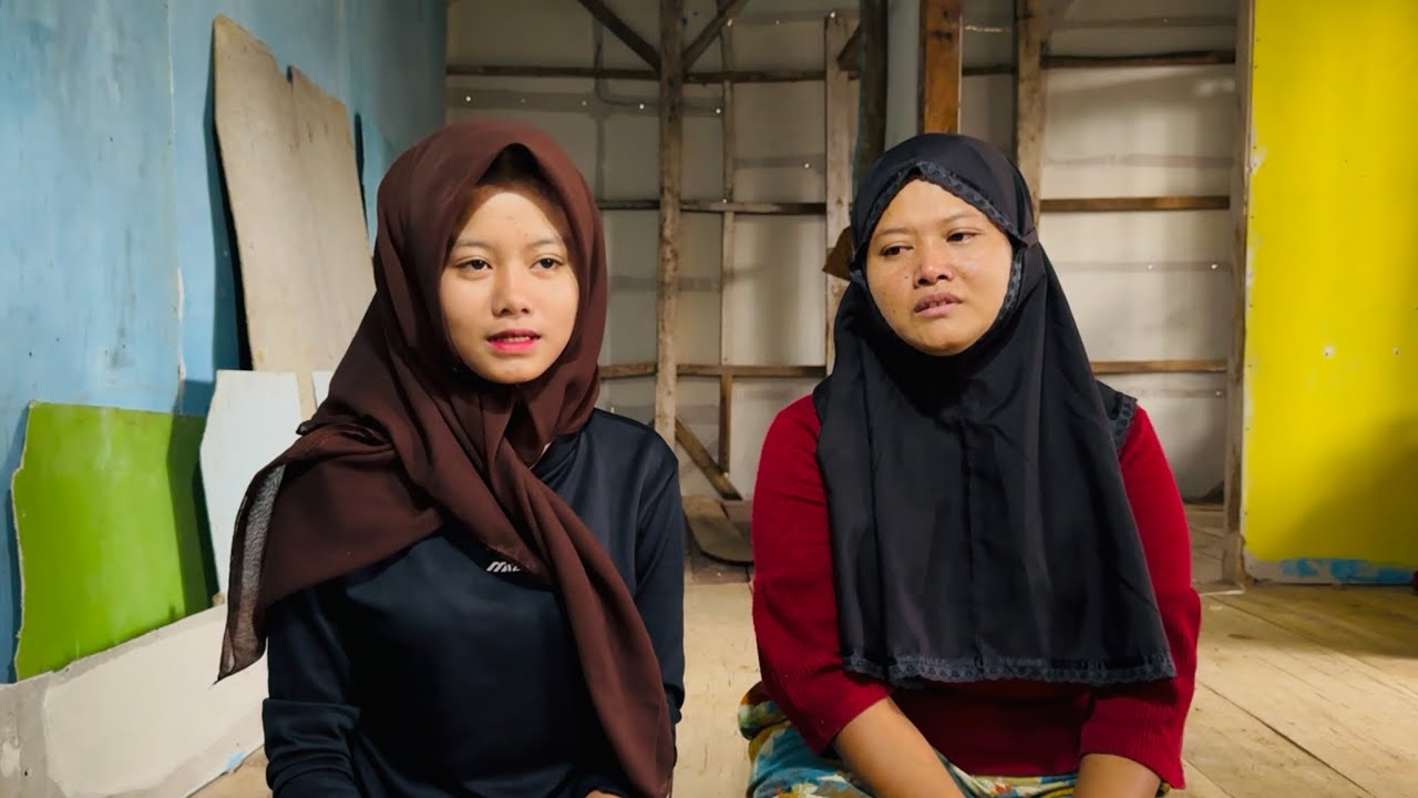 RUMAH ANCUR!! GADIS YATIM TIDUR DI RUMAH BOLONG DI BANGUN APA ADANYA 