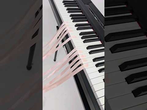 Regardez (이런연주봄?)전공생의 놀라운 피아노 연주 playing piano remotely #piano #피아노 #shorts #피아노연주 #kpop #live #tutorial sur YouTube