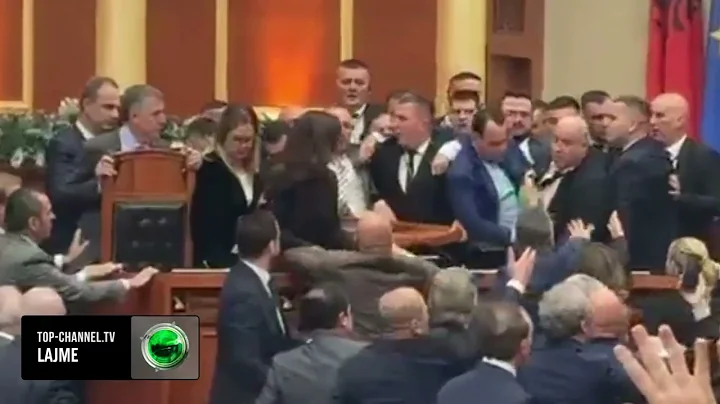 Top Channel/ Korreshi bllokohet në Kuvend, deputeti demokrat “shpërthen” në ofendime ndaj Gardës