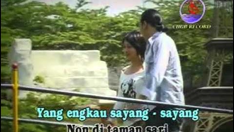 IDA LAILA BUNGA DAHLIA