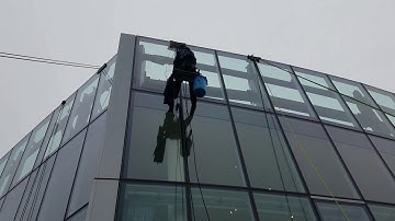 Pain in the ass rigging. industrial rope access,  High rise window cleaning.