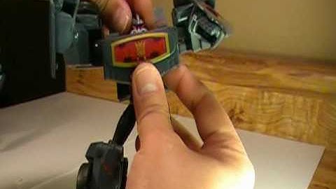 Transformers Animated "Electrostatic Soundwave" review