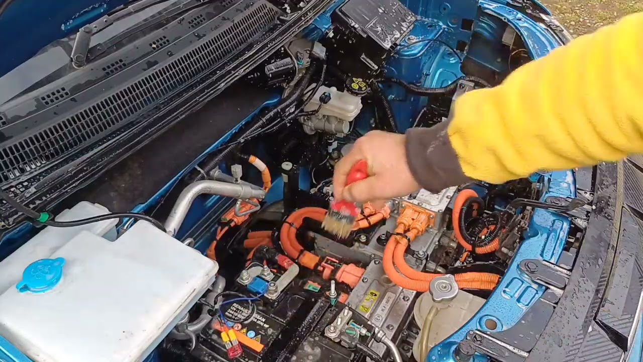 Nu recomand spălarea motorului electric. 