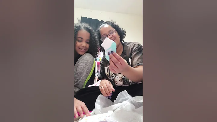 Unboxing the Adorable Novah Marie from Etsy!