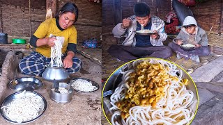 Our first meal in middle Shelter || Noodles time in sheep hut @Sanjipjina @AloneAdhirajnepal