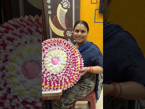 बचें हुए कपड़ों की कटिंग की चिंदियों से बनाएं डिजाइनर डोर मेट/बचें हुए कपड़े से बनाएं कार्पेट#shorts