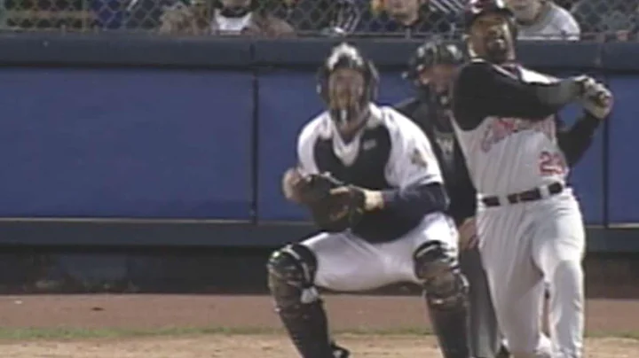 Greg Vaughn hits 45th homer of 1999 season