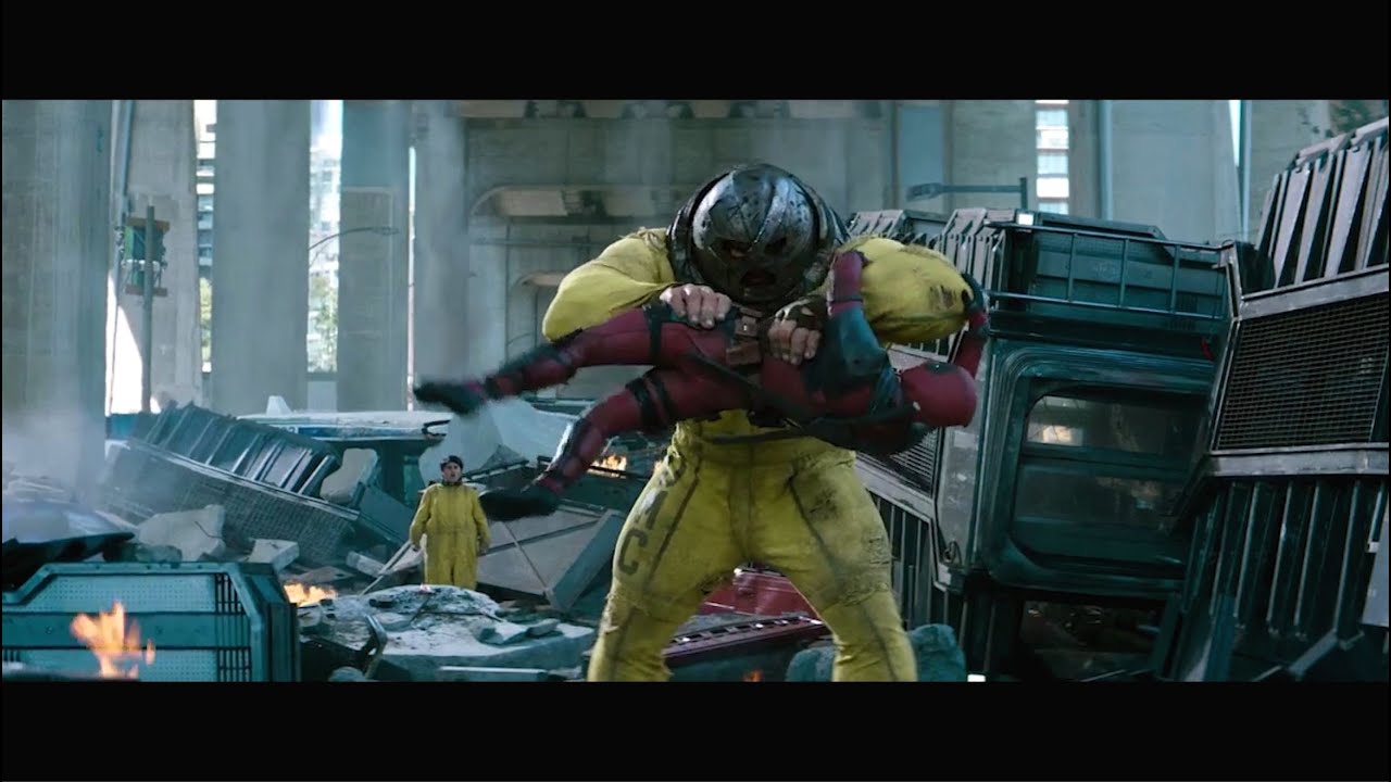 Deadpool 2 - Juggernaut parte por la mitad a Deadpool - YouTube