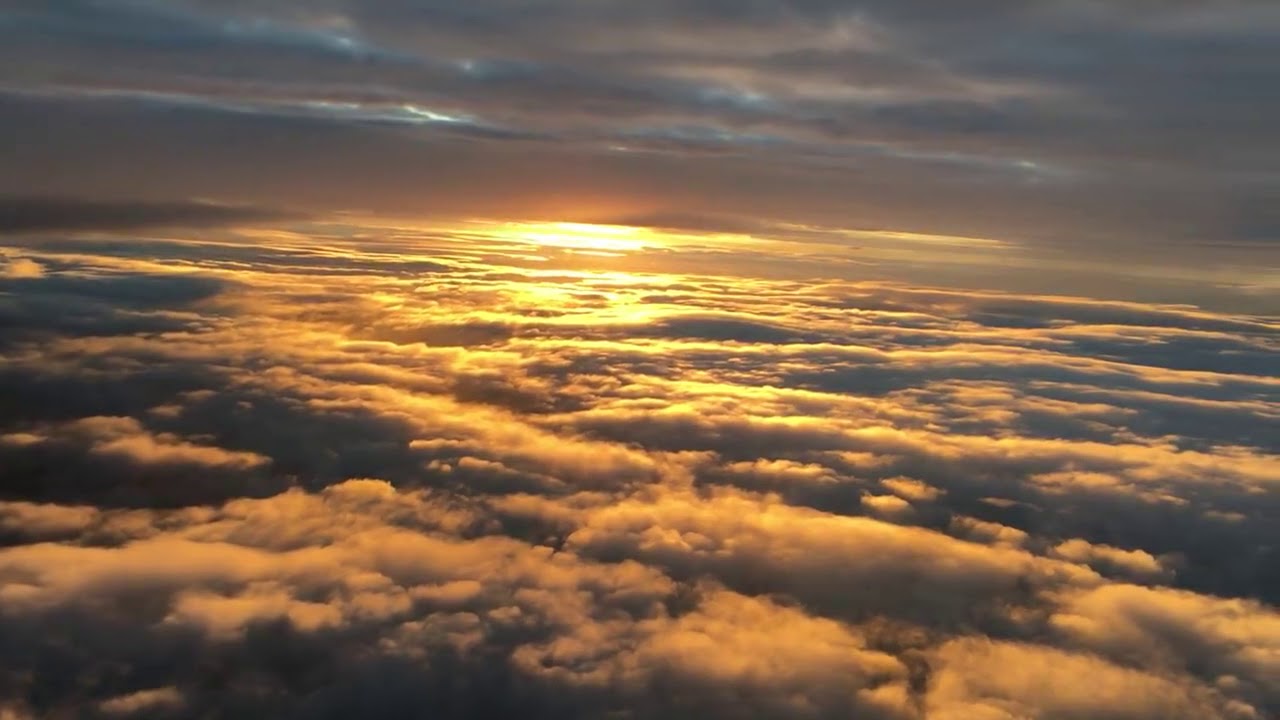 Flat Earth Sunset Under Cloud Layer From Aircraft - YouTube