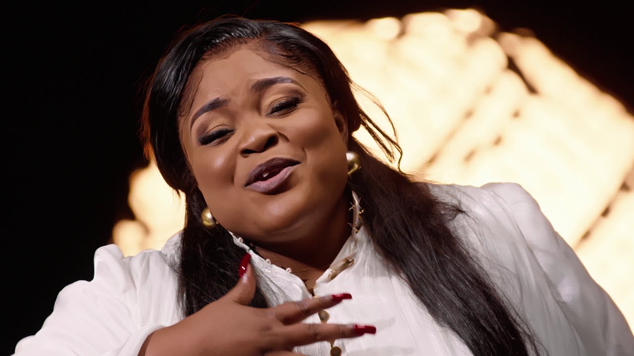 Maman Eunice Manyanga - Saint-Esprit ( Clip Officiel )