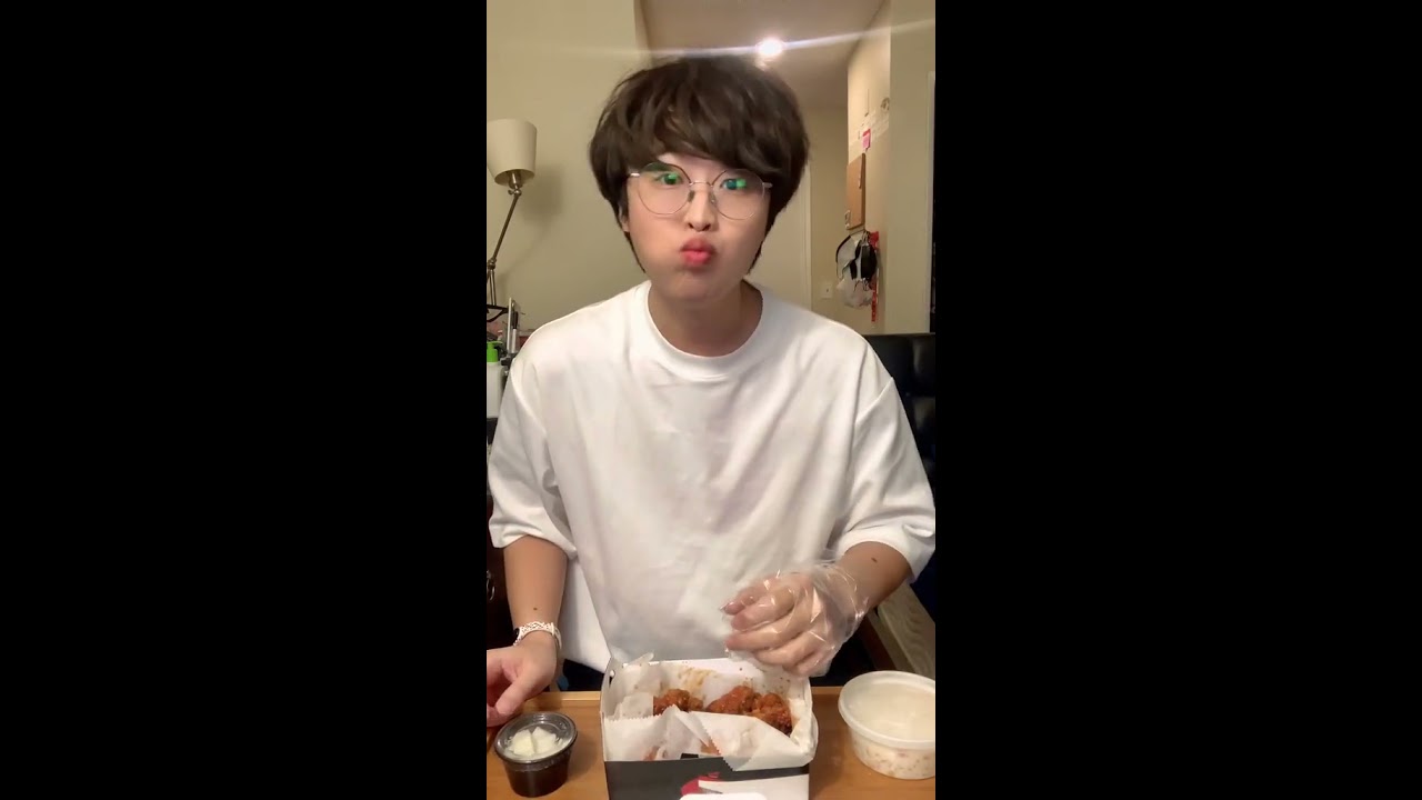 Random Korean Facts How Koreans Eat Chicken