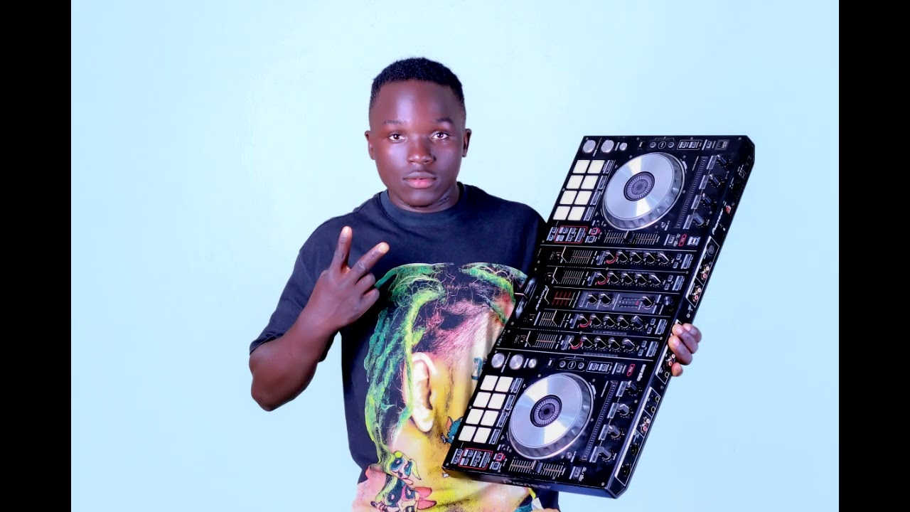 LIVE NON STOP MIXX BY DJ HAMUZA PRO OWOLUUMA FT MC SULA OWAYUUTA _BYE BYE 2025 TO 2026