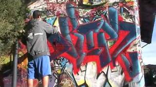 Graffiti on wall(fast drawing).avi