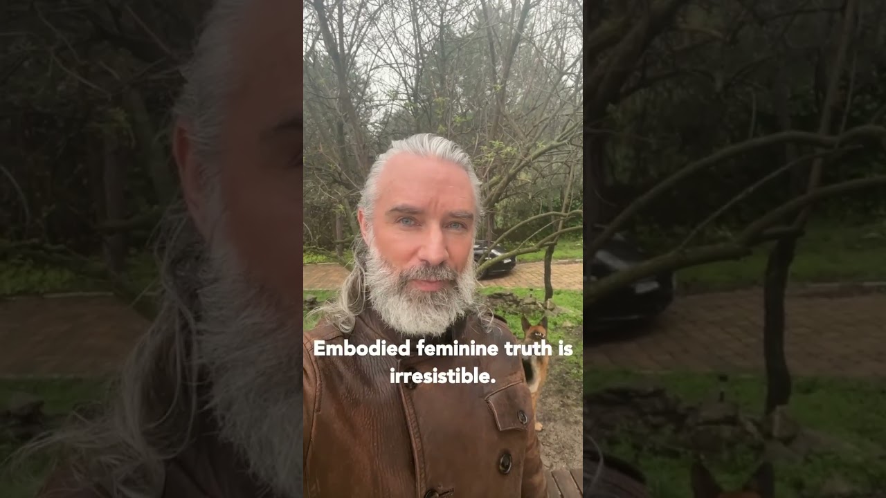 Закомплексованные женщины привлекают недоступных мужчин 