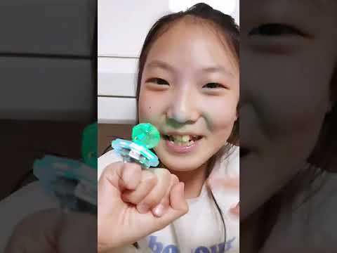 불빛 캔디는 뭐야? 입속에서 반짝 반짝 #Shorts