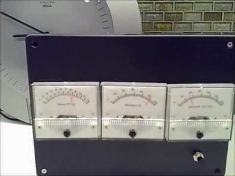 PICAXE Voltmeter Clock w/ F°, C°, and K° temperature readout.