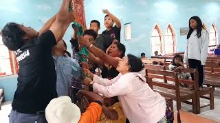 Detik detik Menaikkan Lonceng seberat -+300 kg keatas Menara gereja Setinggi -+30 Meter