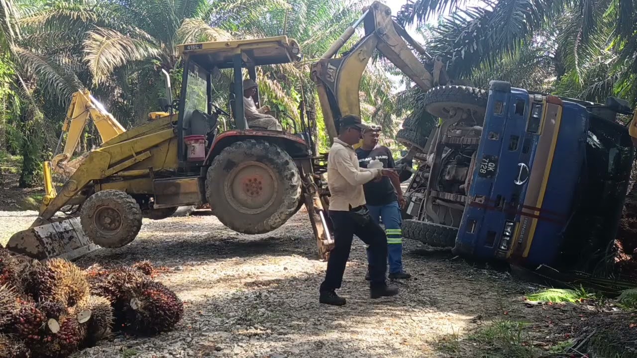 TEKNIK MENARIK LORI REBAH MUATAN SAWIT // PART 2