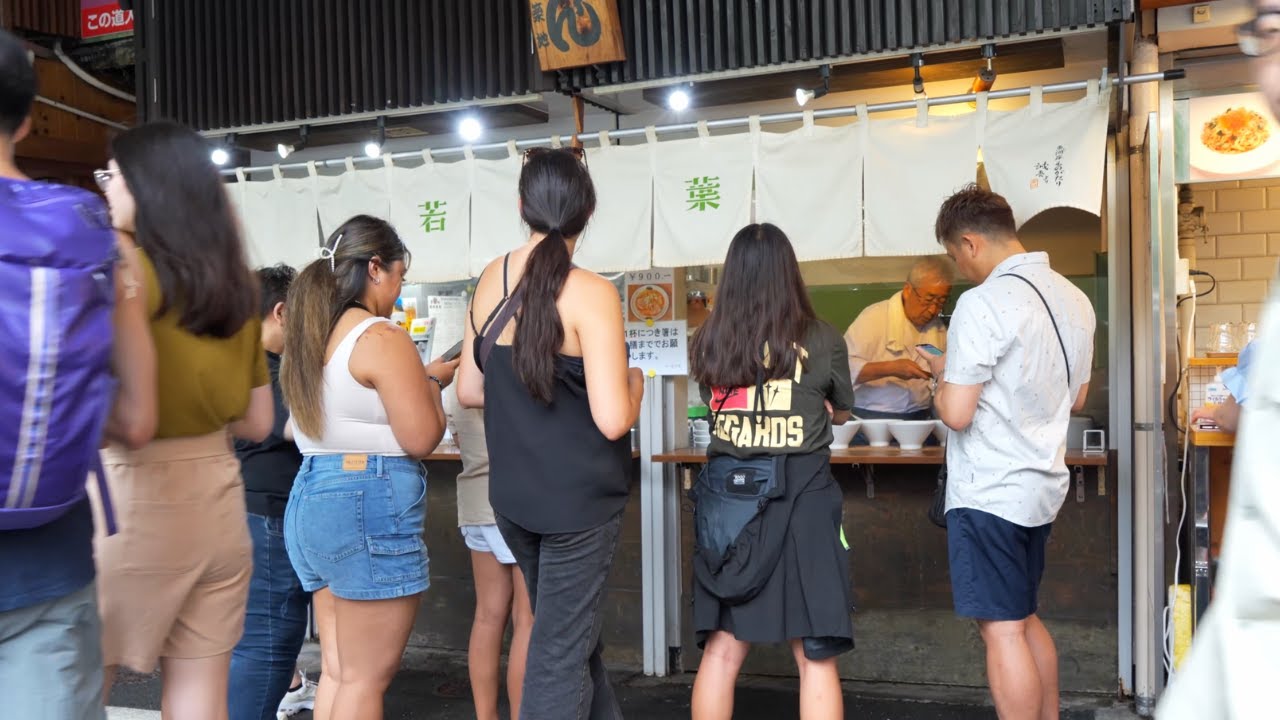 Рамен, очень популярный среди иностранных туристов на рынке Цукидзи.