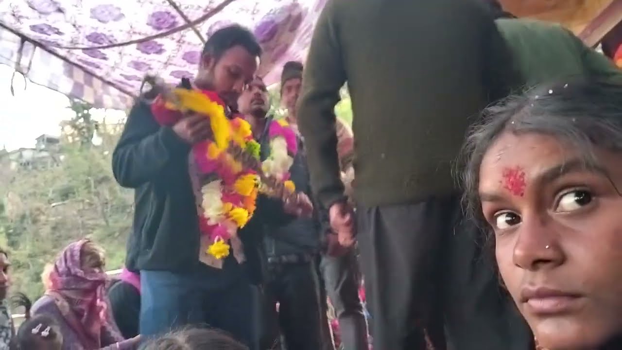 साधु भिक्षा माँगते हुए🙏🙏