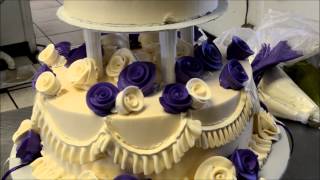 How to Design a Two Tier Wedding Cake with open Pillars