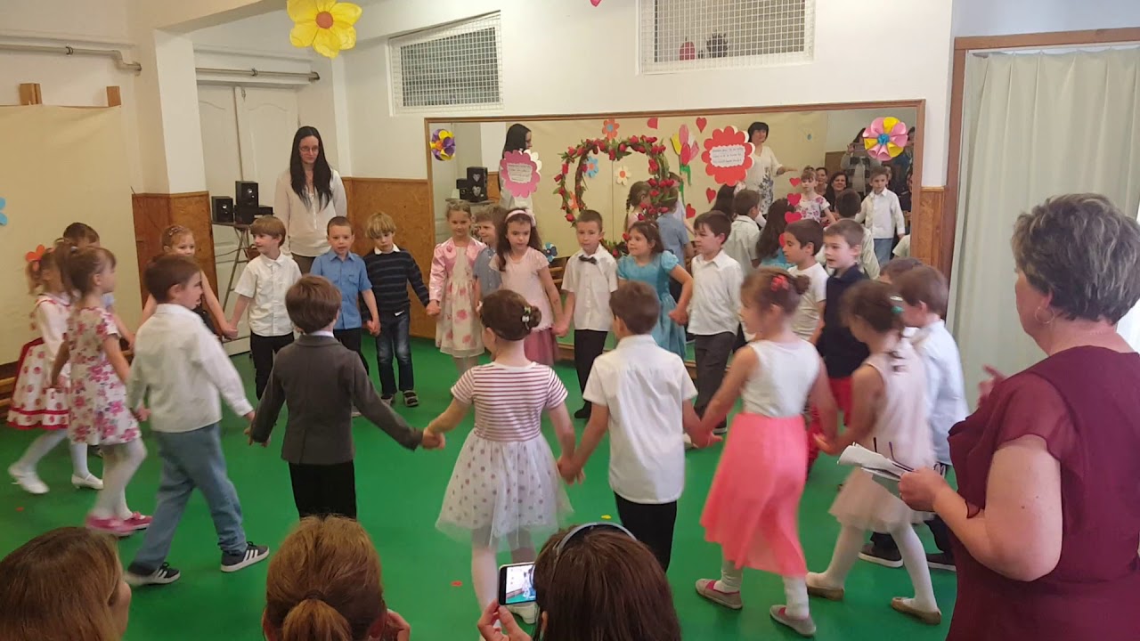 Velencei Meseliget Óvoda Anyák napja 2019. Nyuszi csoport