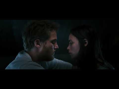 ΣΤΙΣ ΤΡΕΙΣ ΚΟΡΥΦΕΣ Official Greek Trailer