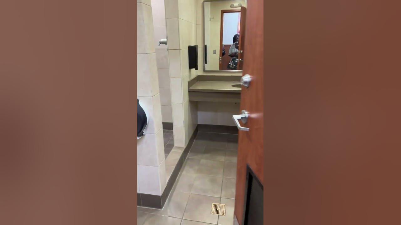 INSIDE THE PILOT SHOWER ROOM DAY IN THE LIFE OF A TRUCKERS WIFE YouTube