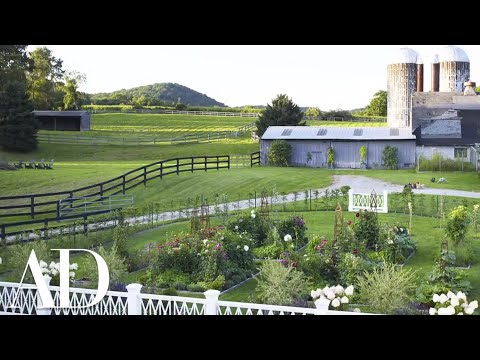 Video: Farmhouse Catskills Přináší Do Venkovského New Yorku Moderní Panache V Polovině Století