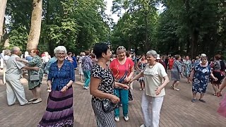 Пенсионеры 💃 в ритме ТАНЦА г. Калуга Парк культуры и отдыха 18.06.23 #танцы