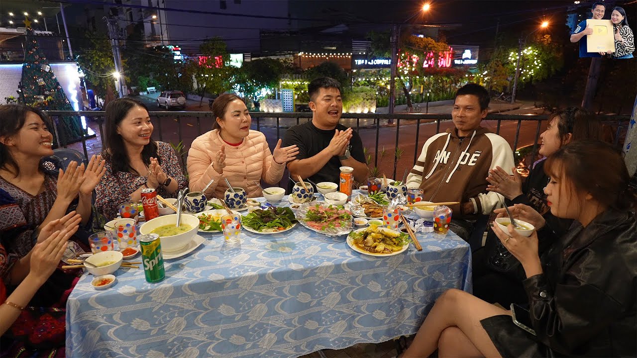 Ăn Cá Ngừ Bình Định Bánh Bèo Nậm Lọc nổi tiếng Quy Nhơn cùng Lộc Fuho A Hải Sapa Ái Mí Bếp Trên Bản