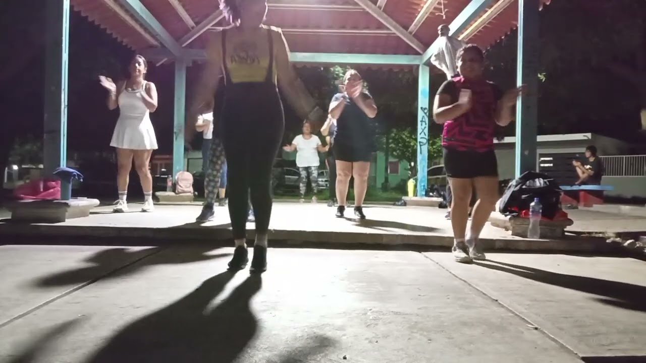 LAS brujas: la Sonora Dinamita: Nene malo-Baila como Gato #videodebaile#humor#fitBrianda#