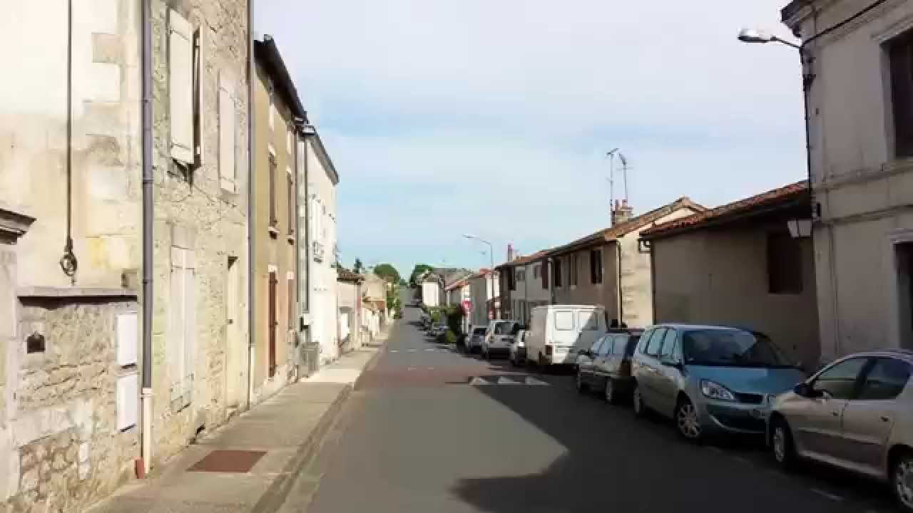R3614 vendredi sur mer larme à gauche